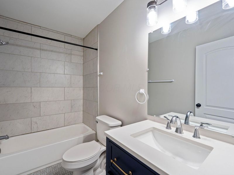 293 W Park Avenue, Columbus, OH 43223 Photo 28