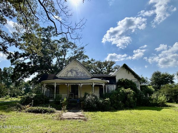 21 Holmes Street, Silver Creek, MS 39663