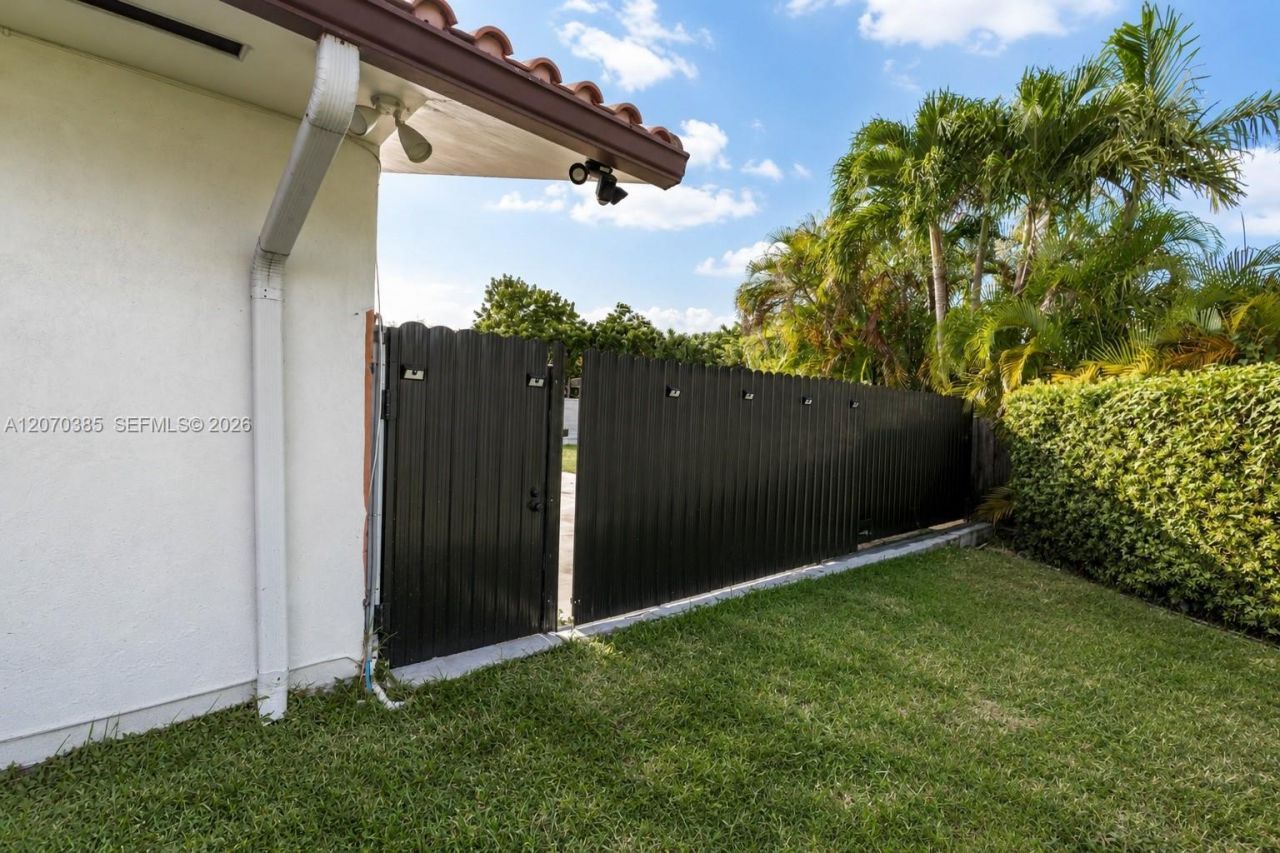 12231 SW 1st St, Miami, FL 33184 Photo