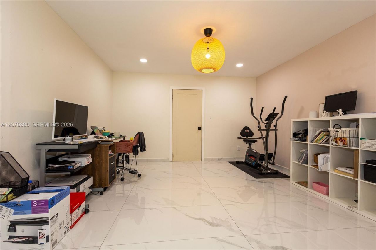 12231 SW 1st St, Miami, FL 33184 Photo