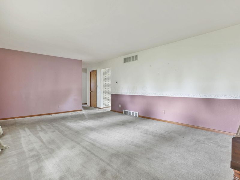 817 Amherst Drive, Urbana, OH 43078 Photo 5
