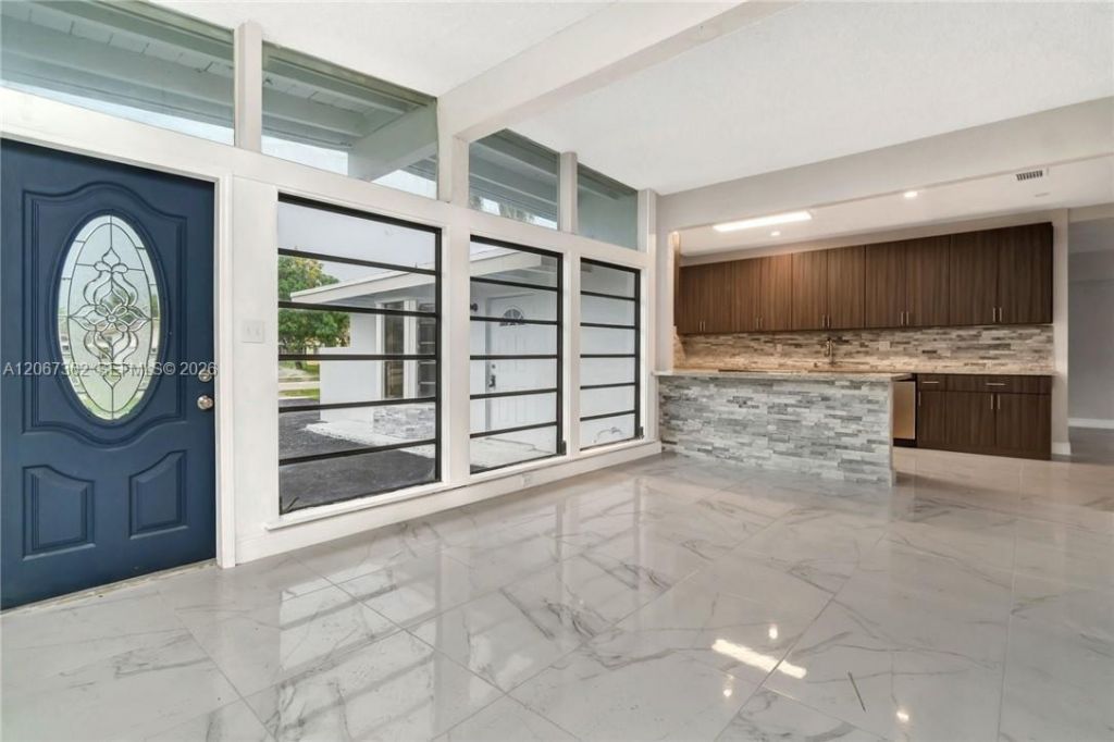 486 W Evanston Cir, Fort Lauderdale, FL 33312 Photo