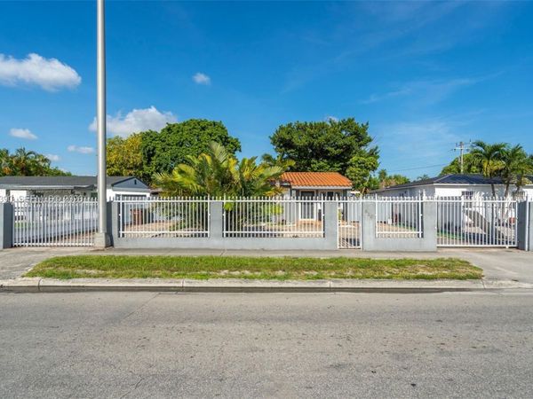 820 E 10th Ave, Hialeah, FL 33010