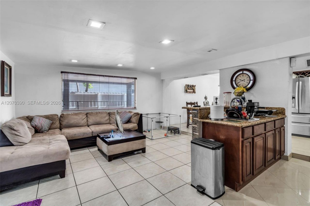 820 E 10th Ave, Hialeah, FL 33010 Photo