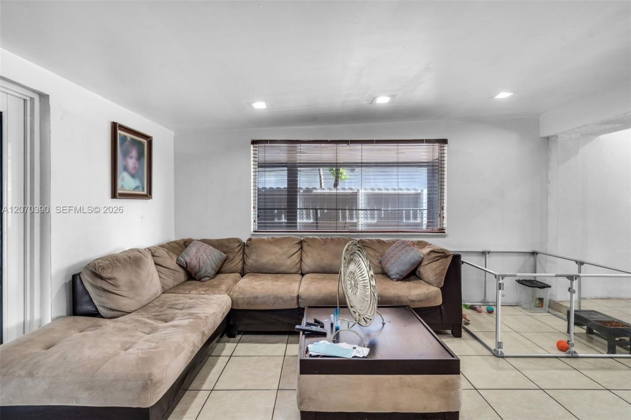 820 E 10th Ave, Hialeah, FL 33010 Photo