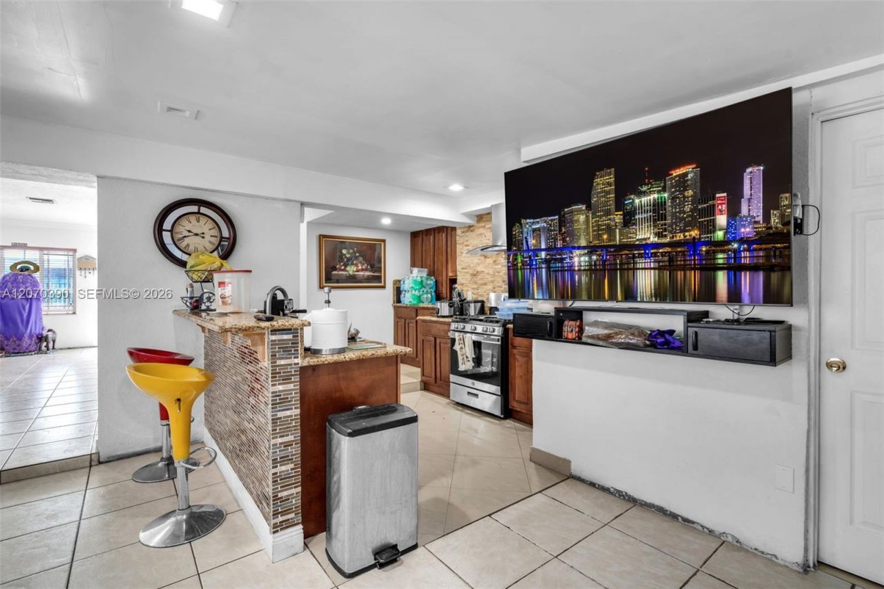 820 E 10th Ave, Hialeah, FL 33010 Photo