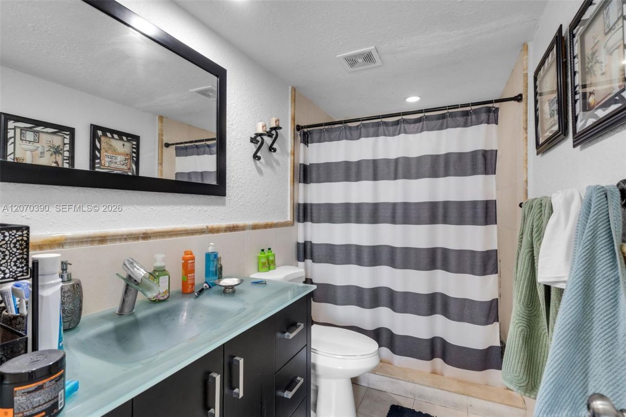 820 E 10th Ave, Hialeah, FL 33010 Photo