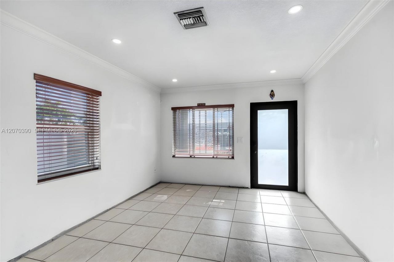 820 E 10th Ave, Hialeah, FL 33010 Photo