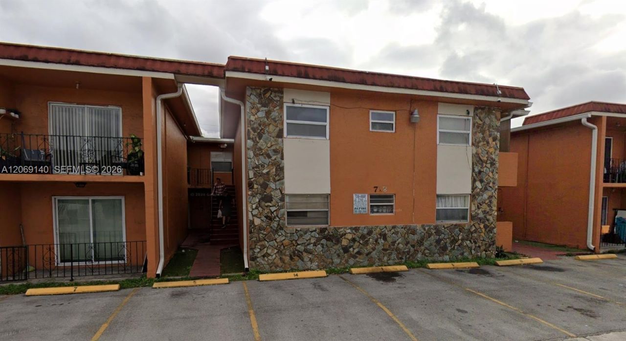 718 SE 8th St, Unit 6, Hialeah, FL 33010 Photo