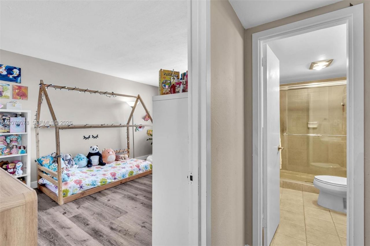 3375 N Country Club Dr , Unit 905, Aventura, FL 33180 Photo