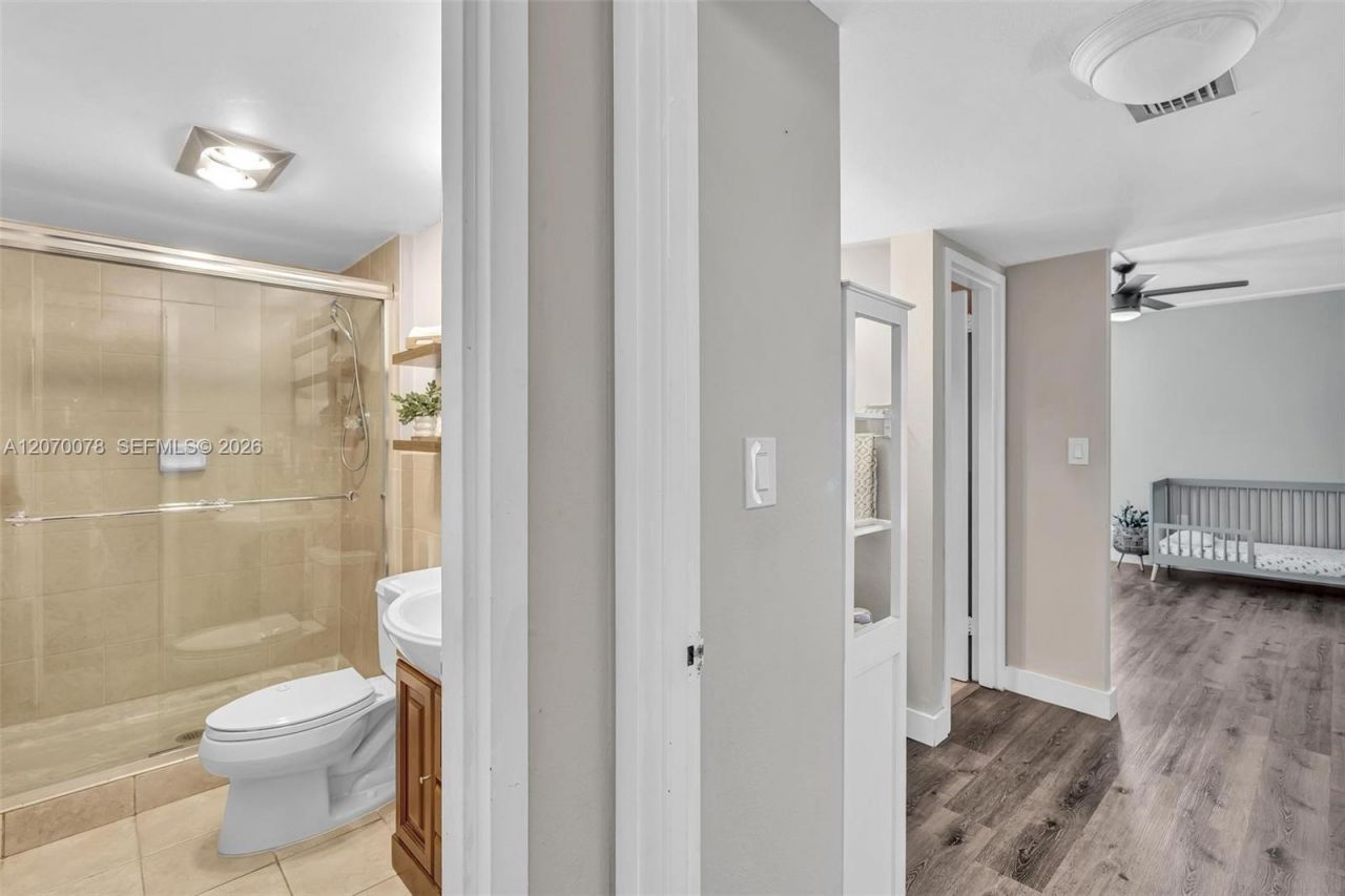 3375 N Country Club Dr , Unit 905, Aventura, FL 33180 Photo