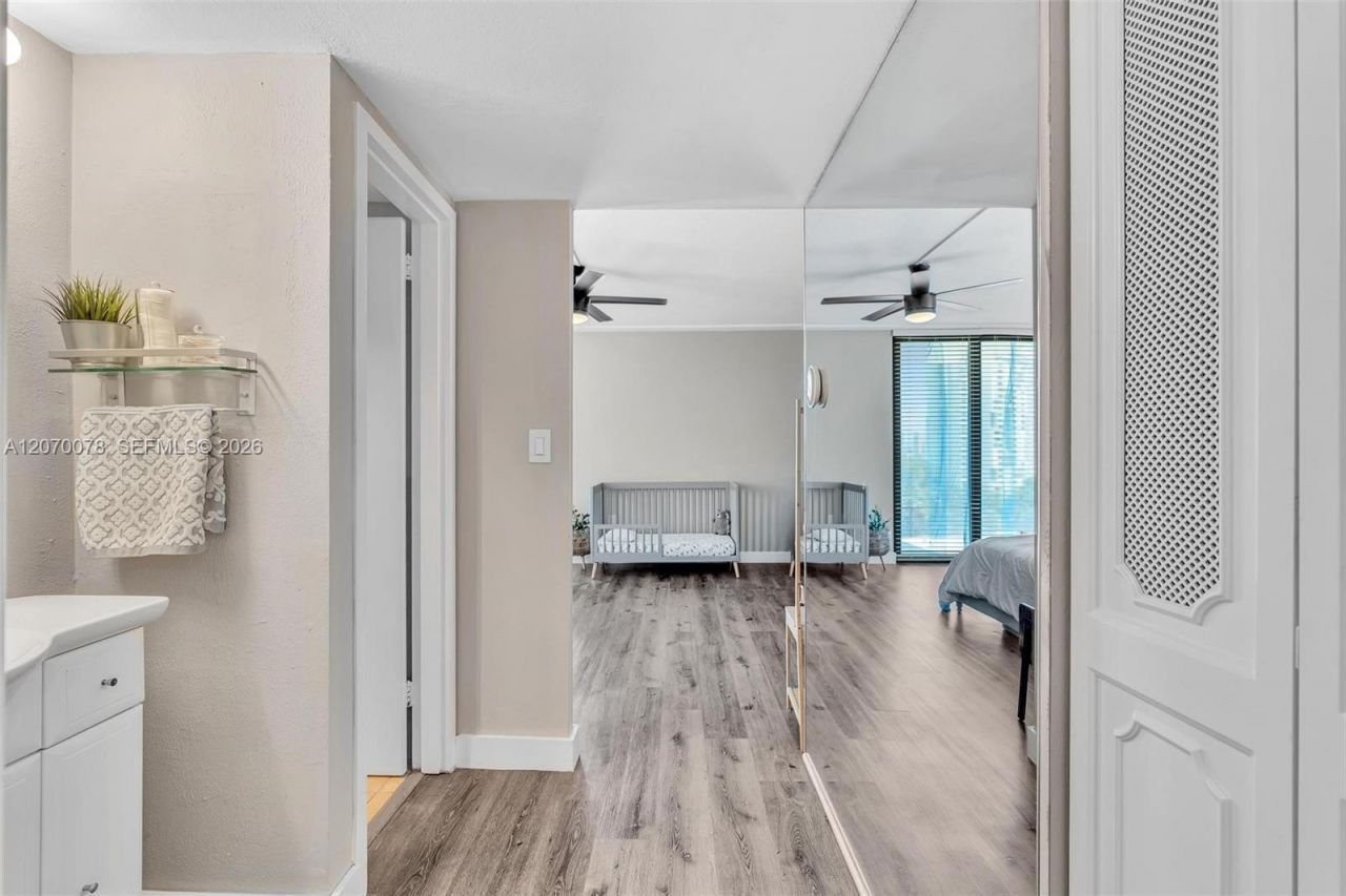 3375 N Country Club Dr , Unit 905, Aventura, FL 33180 Photo