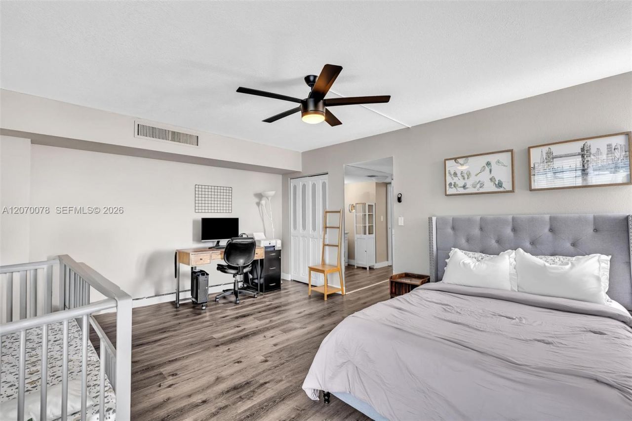 3375 N Country Club Dr , Unit 905, Aventura, FL 33180 Photo