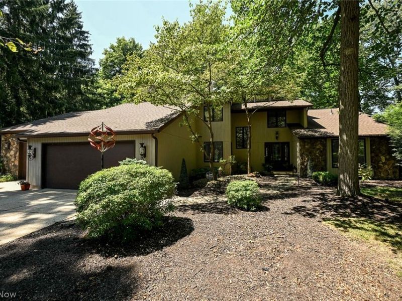 11197 Arrowhead Drive, Grafton, OH 44044 Photo 1