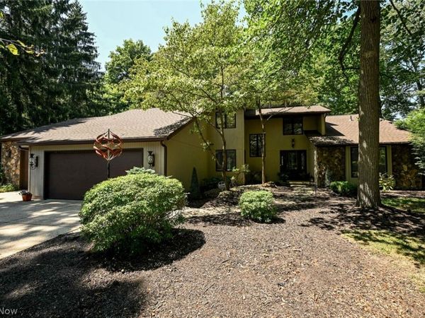 11197 Arrowhead Drive , Grafton, OH 44044