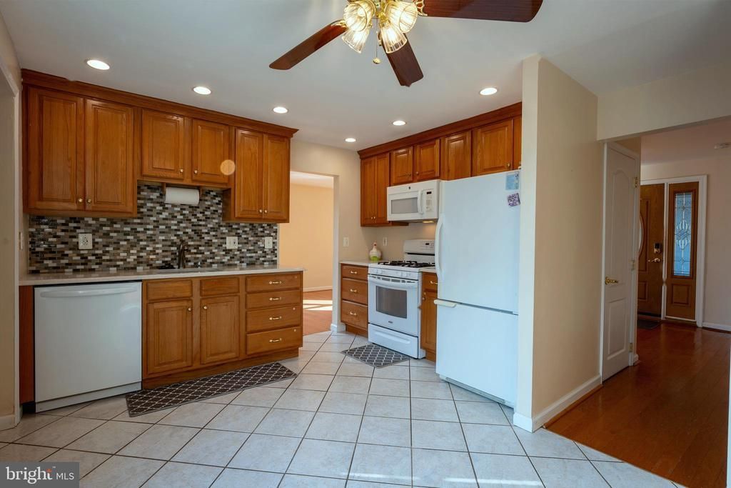 9712 WALLEY AVENUE , PHILADELPHIA, PA 19115