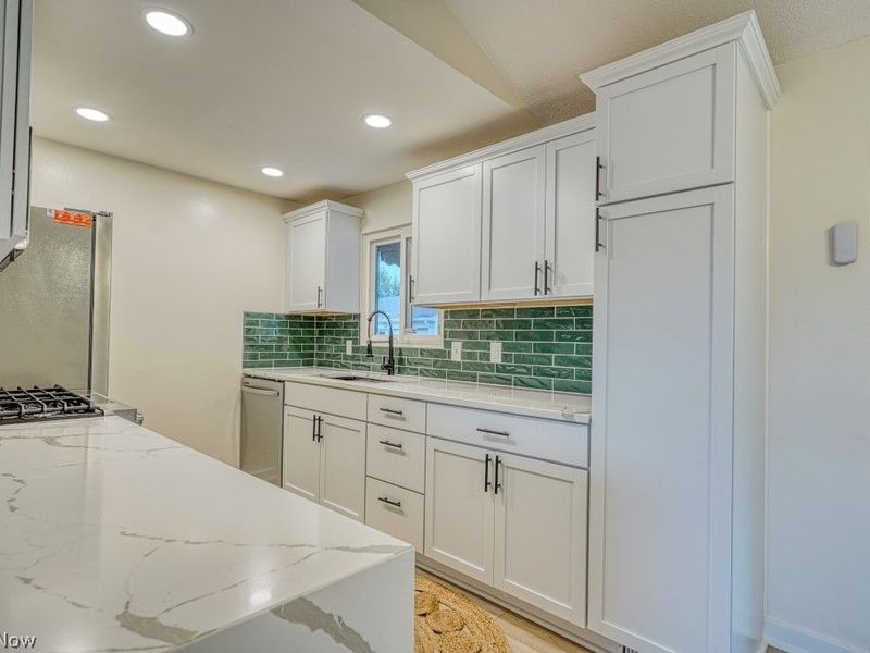 15713 Holland Road, Brook Park, OH 44142 Photo 10