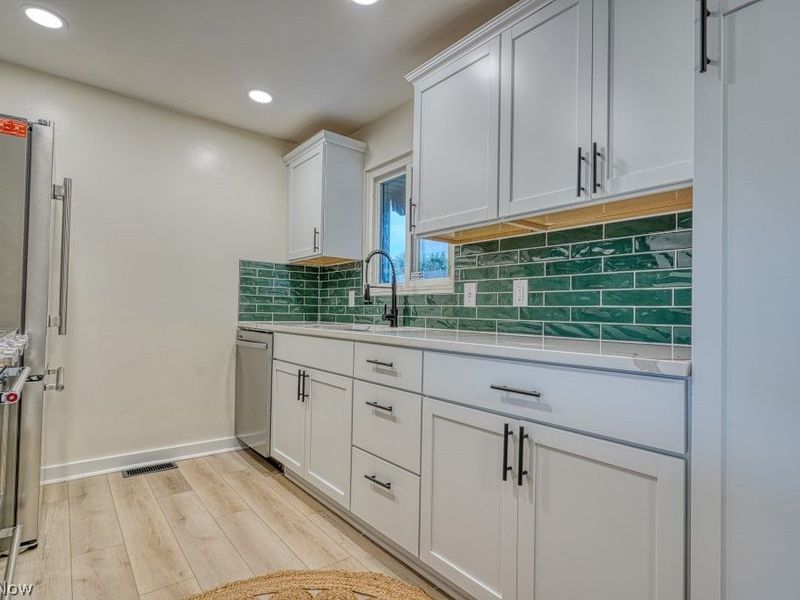 15713 Holland Road, Brook Park, OH 44142 Photo 11