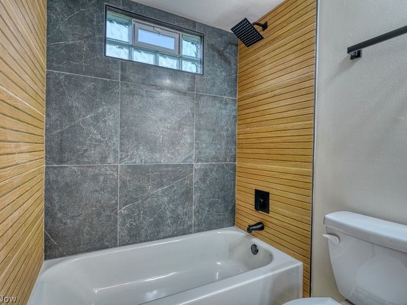 15713 Holland Road, Brook Park, OH 44142 Photo 20