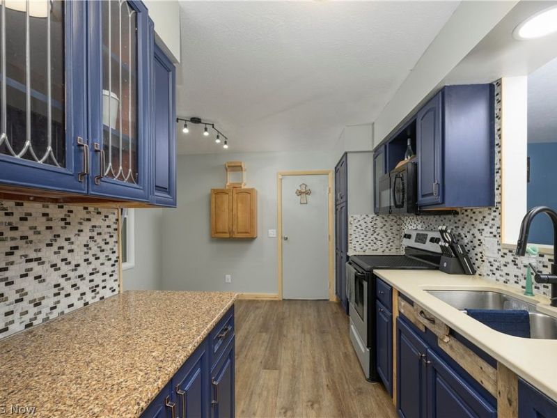 5428 Glenhill Avenue NE, Canton, OH 44705 Photo 3