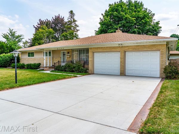 8636 Kidley Drive, Sterling Heights, Mi 48314