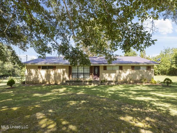 1712 S Little River Road, Forest, MS 39074
