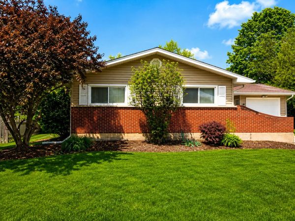106 Cedar Court , Schaumburg, IL 60193