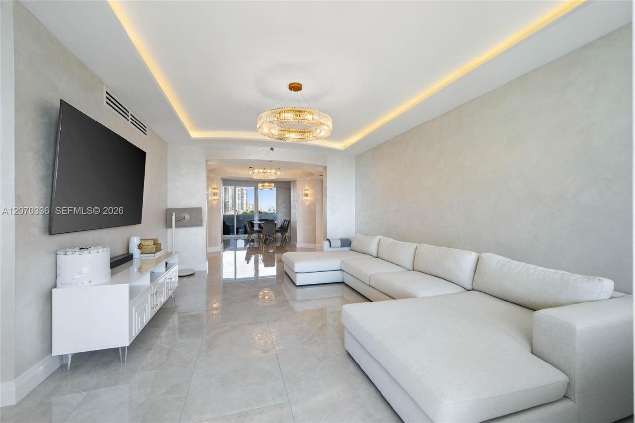 19111 Collins Ave , Unit 403, Sunny Isles Beach, FL 33160 Photo