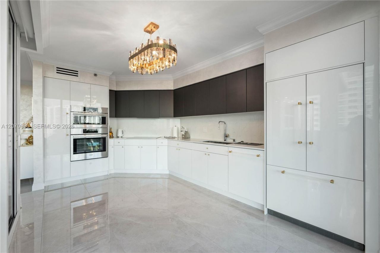 19111 Collins Ave , Unit 403, Sunny Isles Beach, FL 33160 Photo