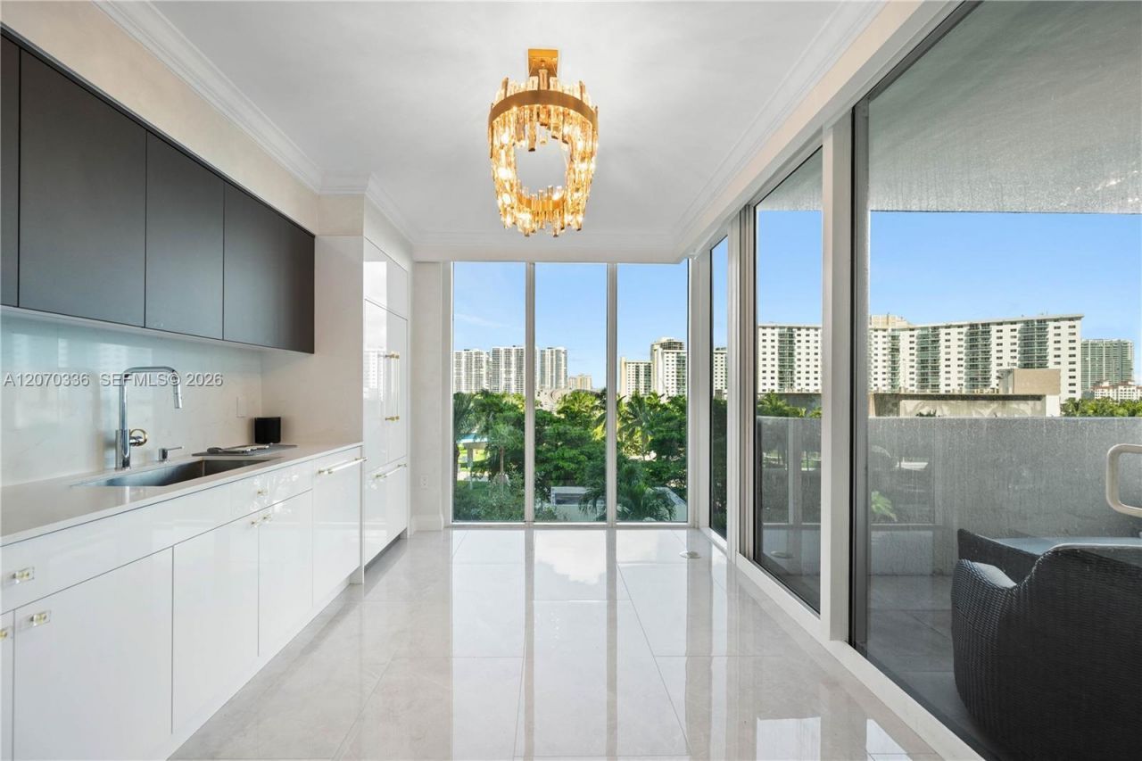 19111 Collins Ave , Unit 403, Sunny Isles Beach, FL 33160 Photo