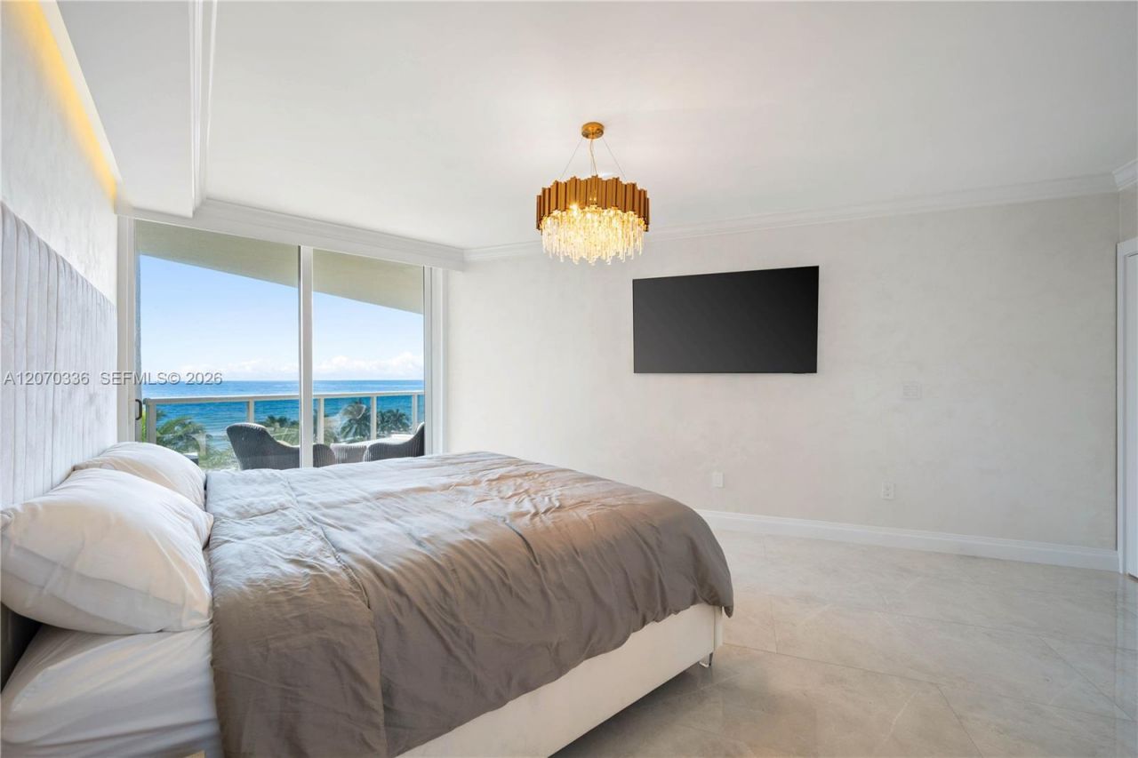 19111 Collins Ave , Unit 403, Sunny Isles Beach, FL 33160 Photo