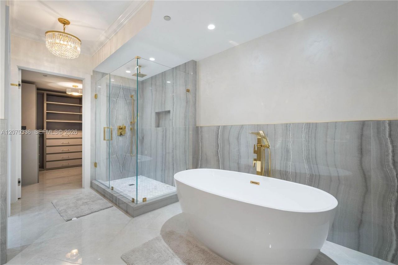 19111 Collins Ave , Unit 403, Sunny Isles Beach, FL 33160 Photo