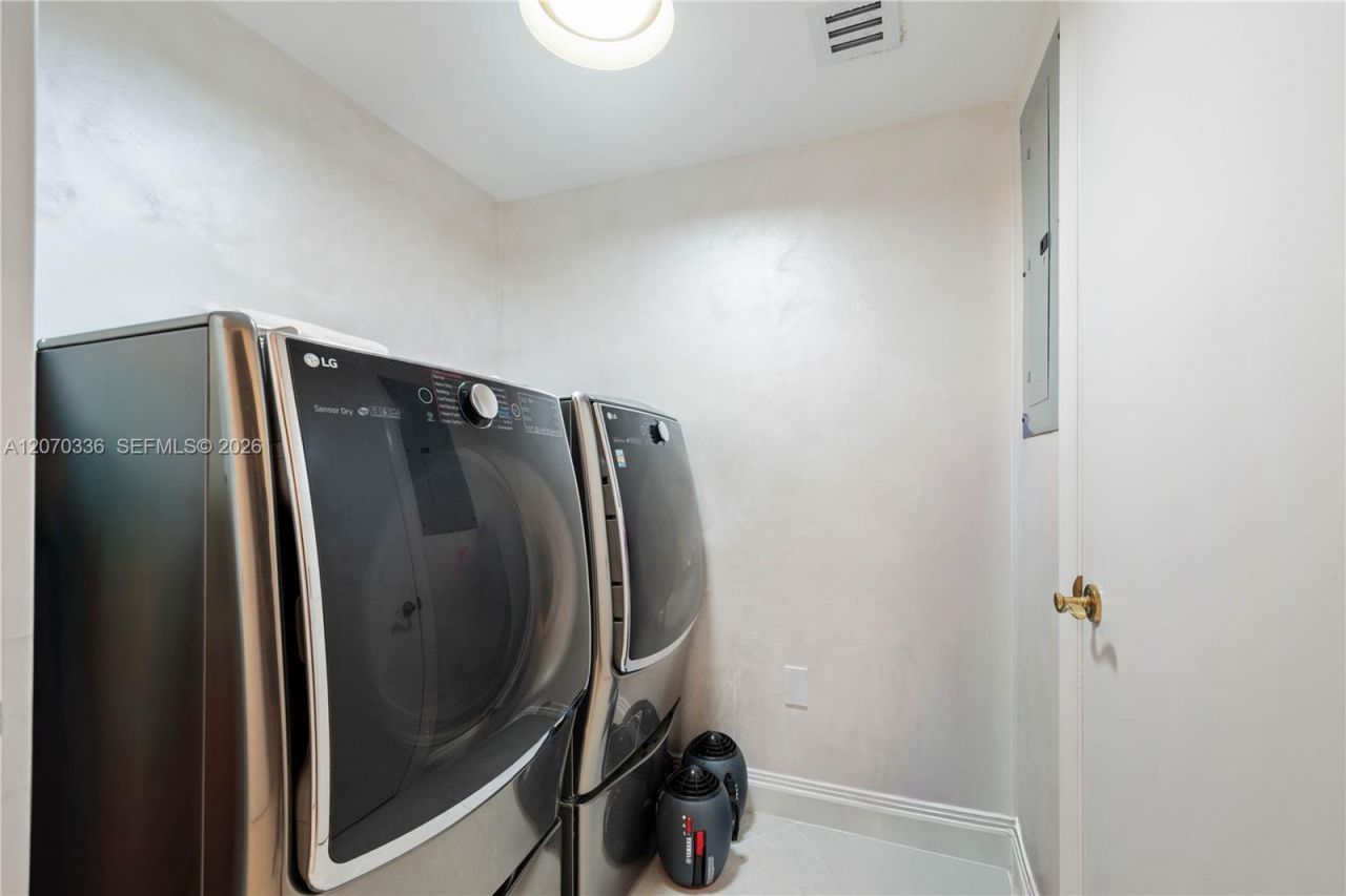 19111 Collins Ave , Unit 403, Sunny Isles Beach, FL 33160 Photo