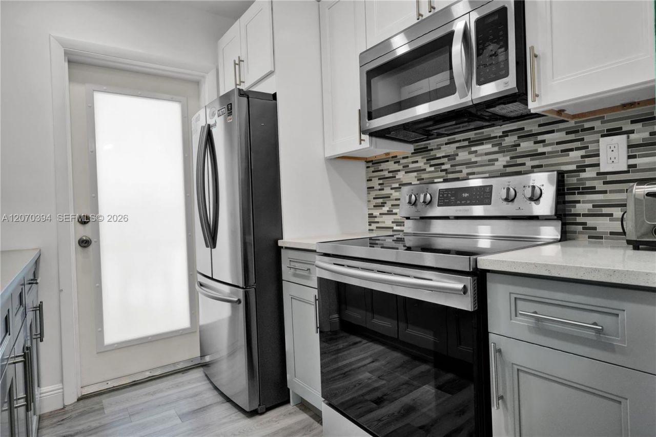 931 SE 9th Ave, Unit 17, Pompano Beach, FL 33060 Photo