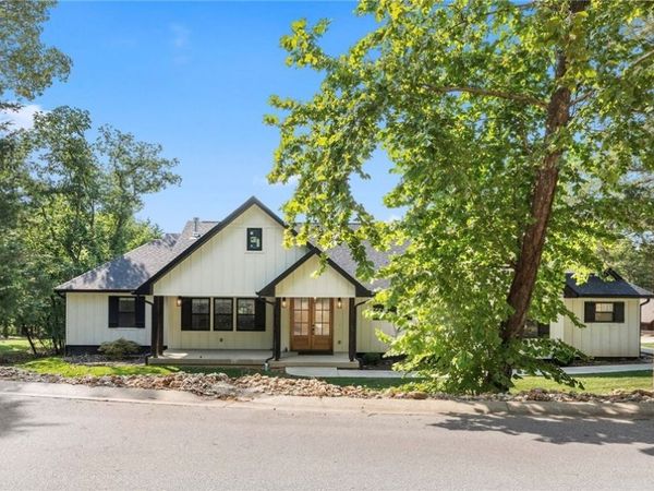 102 West Crossfox Trail, Camdenton, MO 65020