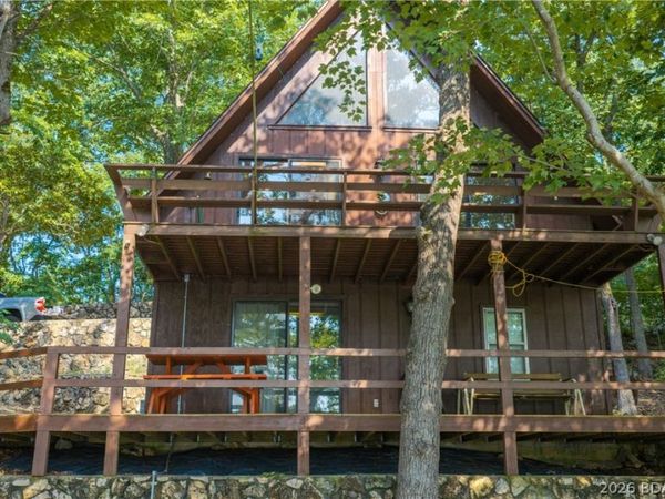 32031 Aurora Road, Stover, MO 65078