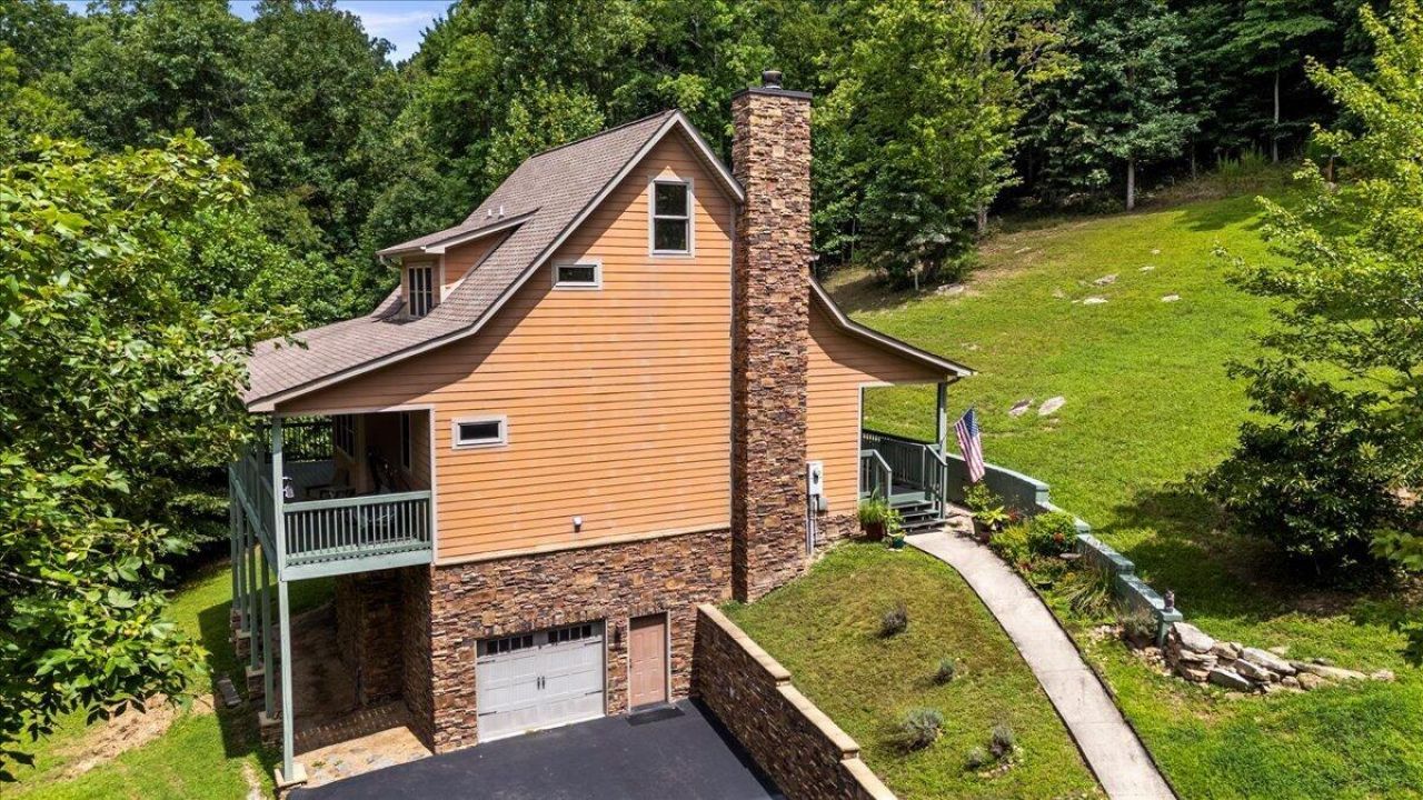 678 Deep Woods Drive, Dunlap, TN 37327 Main Photo