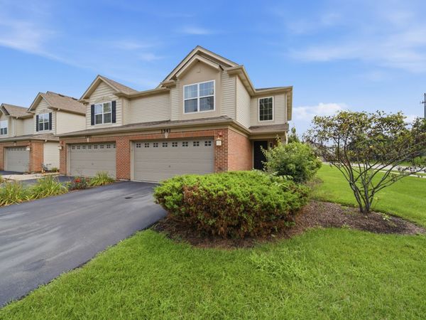 1541 Pauline Circle , Mundelein, IL 60060