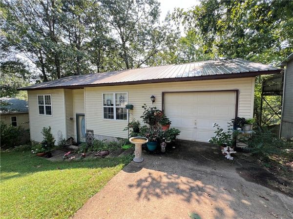 107 Jay Lane, Eureka Springs, AR 72632