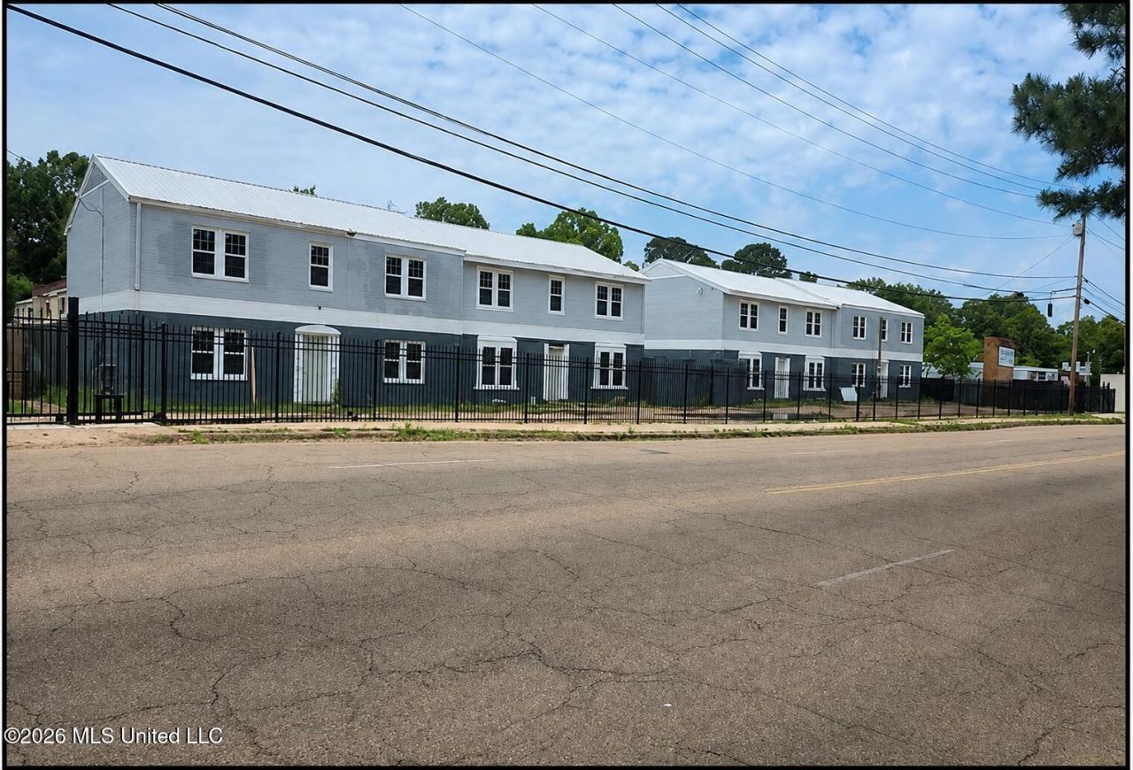 1021 Raymond Rd Road, Jackson, MS 39204 Main Photo