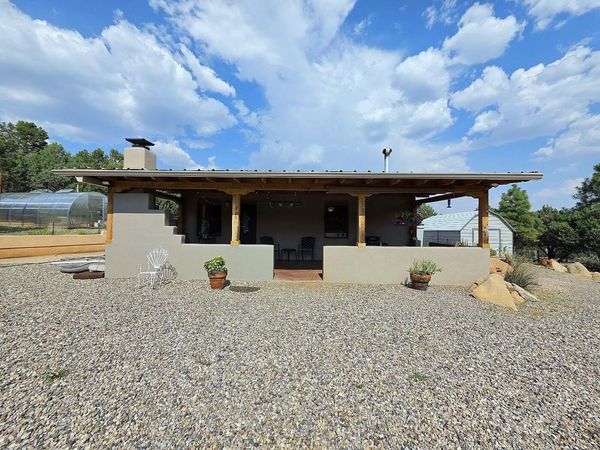 39 Meikle Road, Tijeras, NM 87059