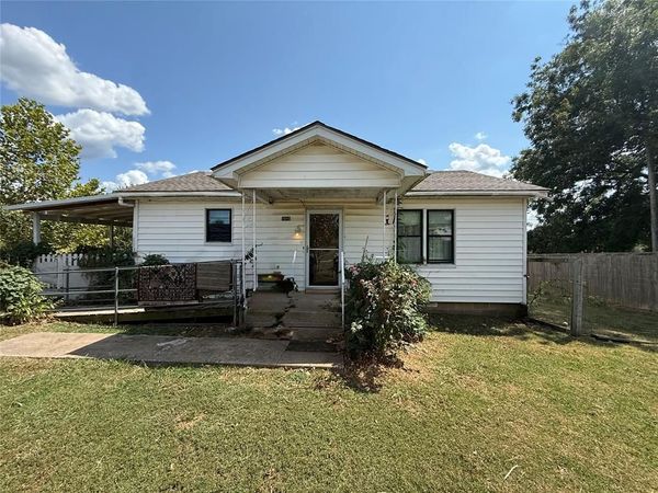 1010 W 5th Street, Stroud, OK 74079