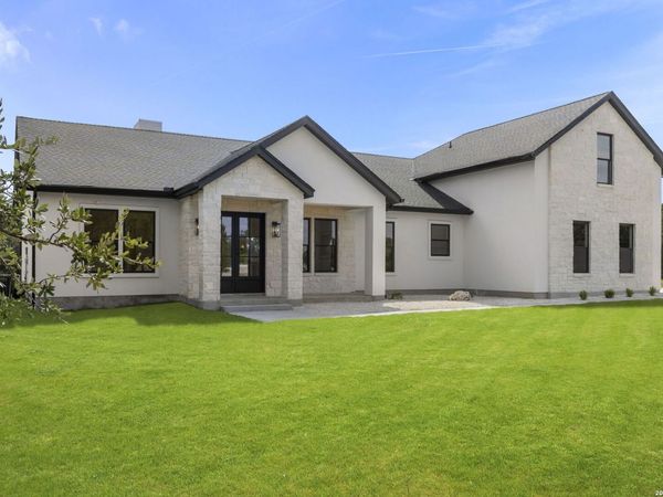 731 Highland Meadows, Bandera, TX 78003