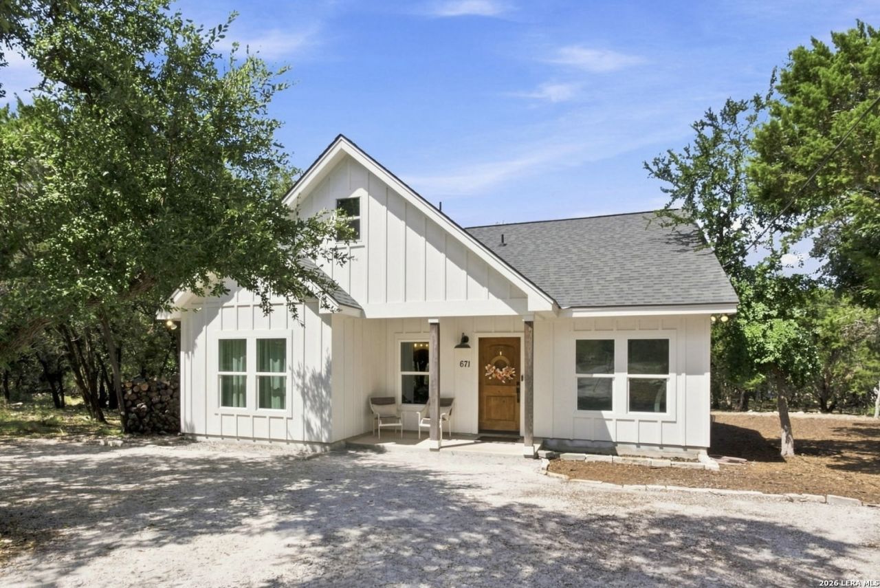 671 Rimrock Cv, Spring Branch, TX 78070 Main Photo