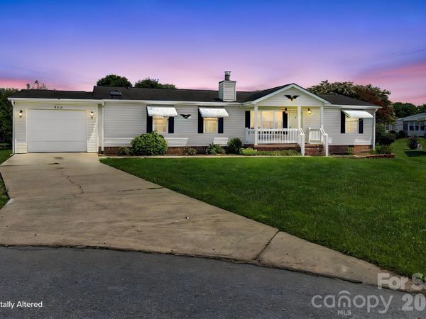 204 Red Birch Court , Hendersonville, NC 28739