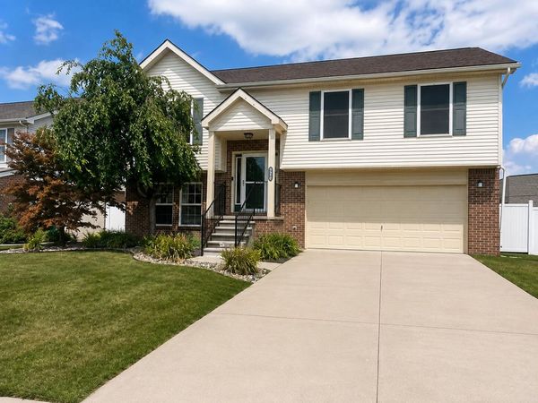 20790 Briarwood Street, Brownstown, MI 48183