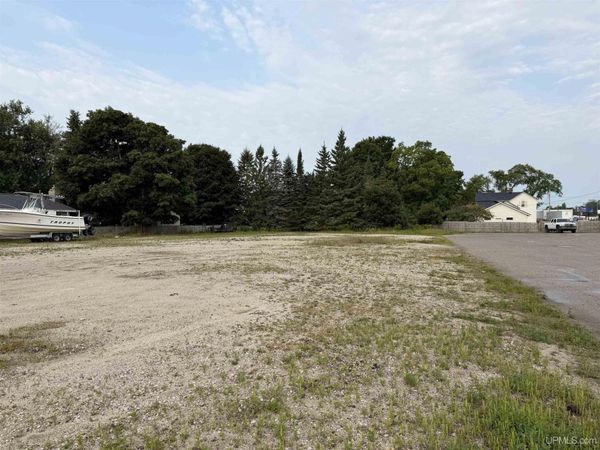 131 S Houghton Avenue, Manistique, MI 49854