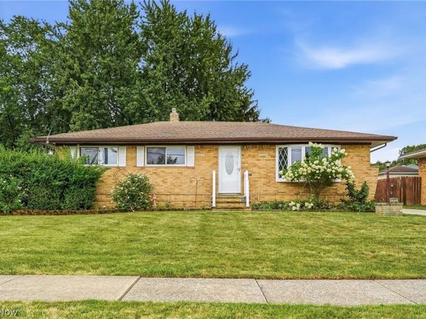 1511 David Avenue , Parma, OH 44134