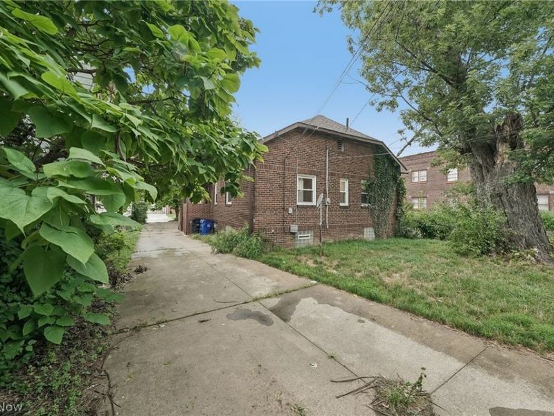 3339 E 139th Street, Cleveland, OH 44120 Photo 3