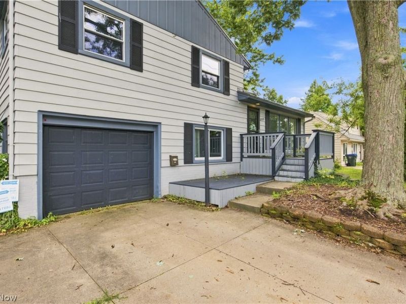 3335 Bailey Road, Cuyahoga Falls, OH 44221 Photo 2